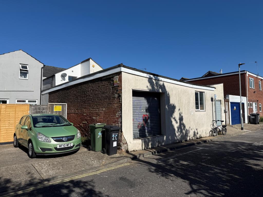 Lot: 45 - MIXED USE FREEHOLD BUILDING - external view of the rear building